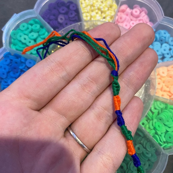 3 for 8$ 🪷 Multicolored Friendship Bracelet - Picture 2 of 5